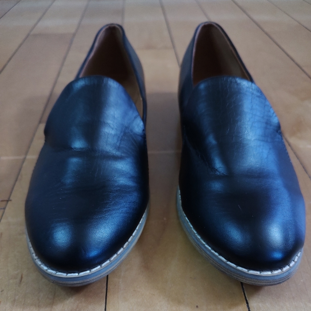 Indigo Rd Irhani Black Vegan Leather Loafers - Picture 3 of 10